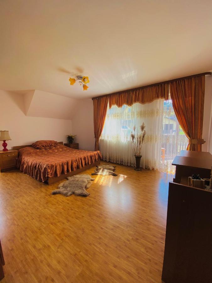 Pensiunea Adam Si Eva Pojorita Bagian luar foto